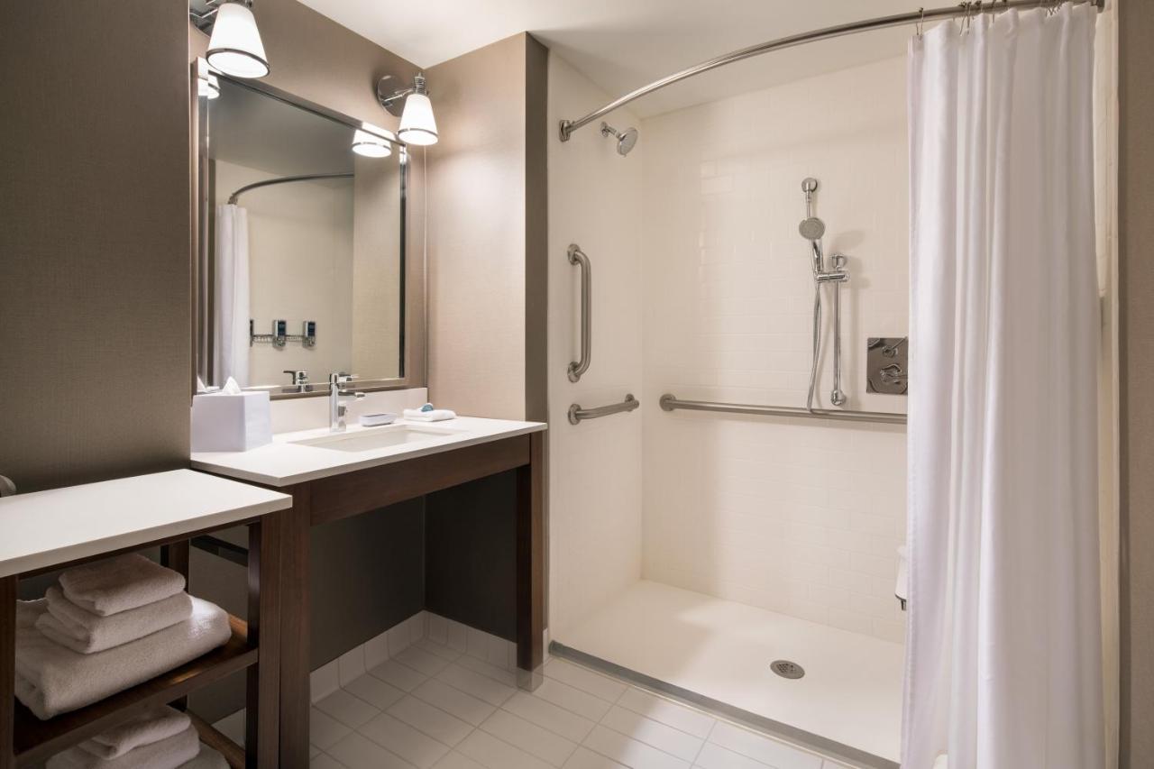 Four Points By Sheraton At Phoenix Mesa Gateway Airport Екстериор снимка