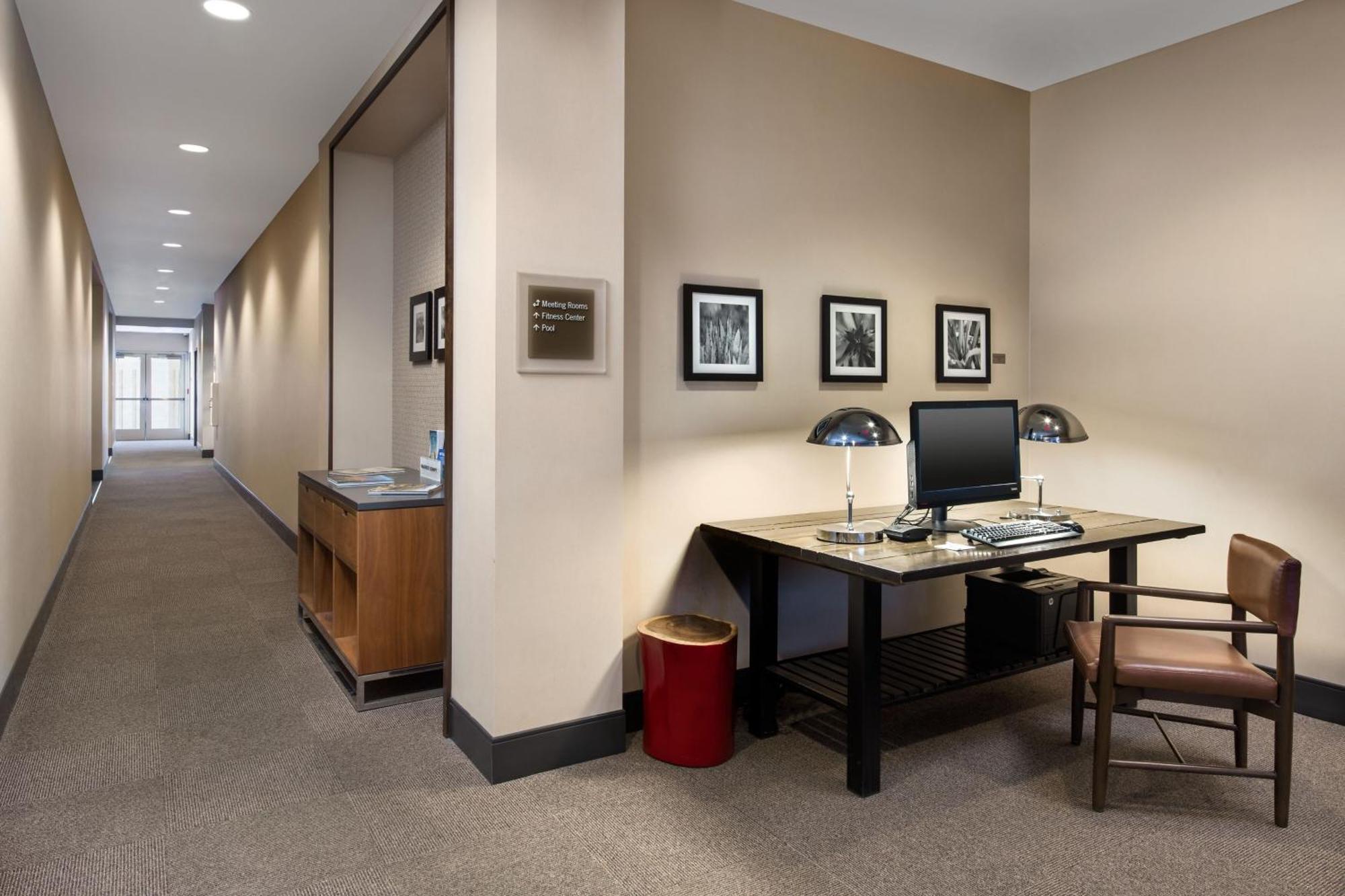 Four Points By Sheraton At Phoenix Mesa Gateway Airport Екстериор снимка