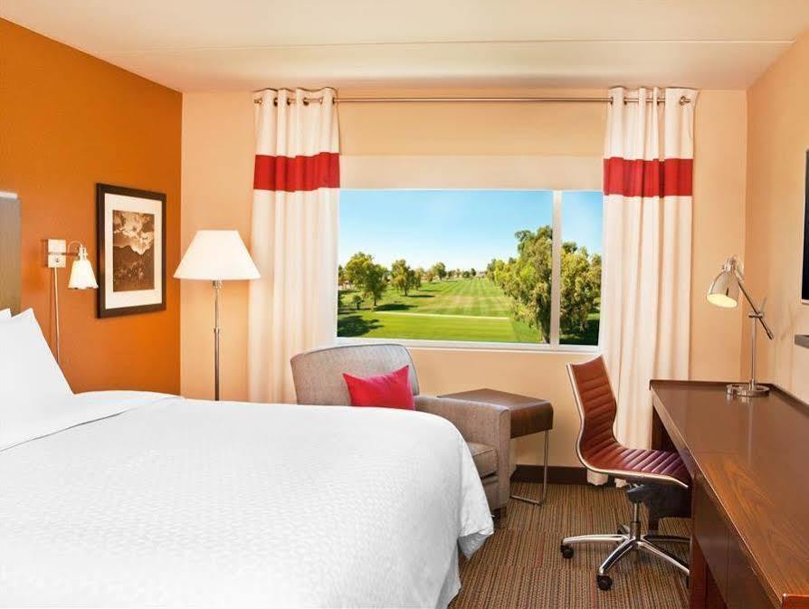 Four Points By Sheraton At Phoenix Mesa Gateway Airport Екстериор снимка